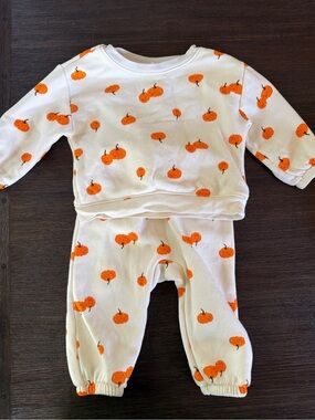 Old Navy Pumpkin Set, 6-12